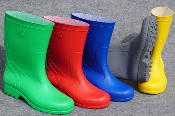 Hersteller von Gummistiefeln, isolierten Gummistiefeln, Haushaltsarbeitsschuhen, Polen - slide 01